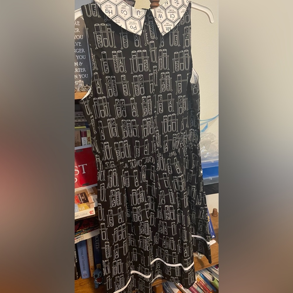 Retroliscious chemistry beaker dress